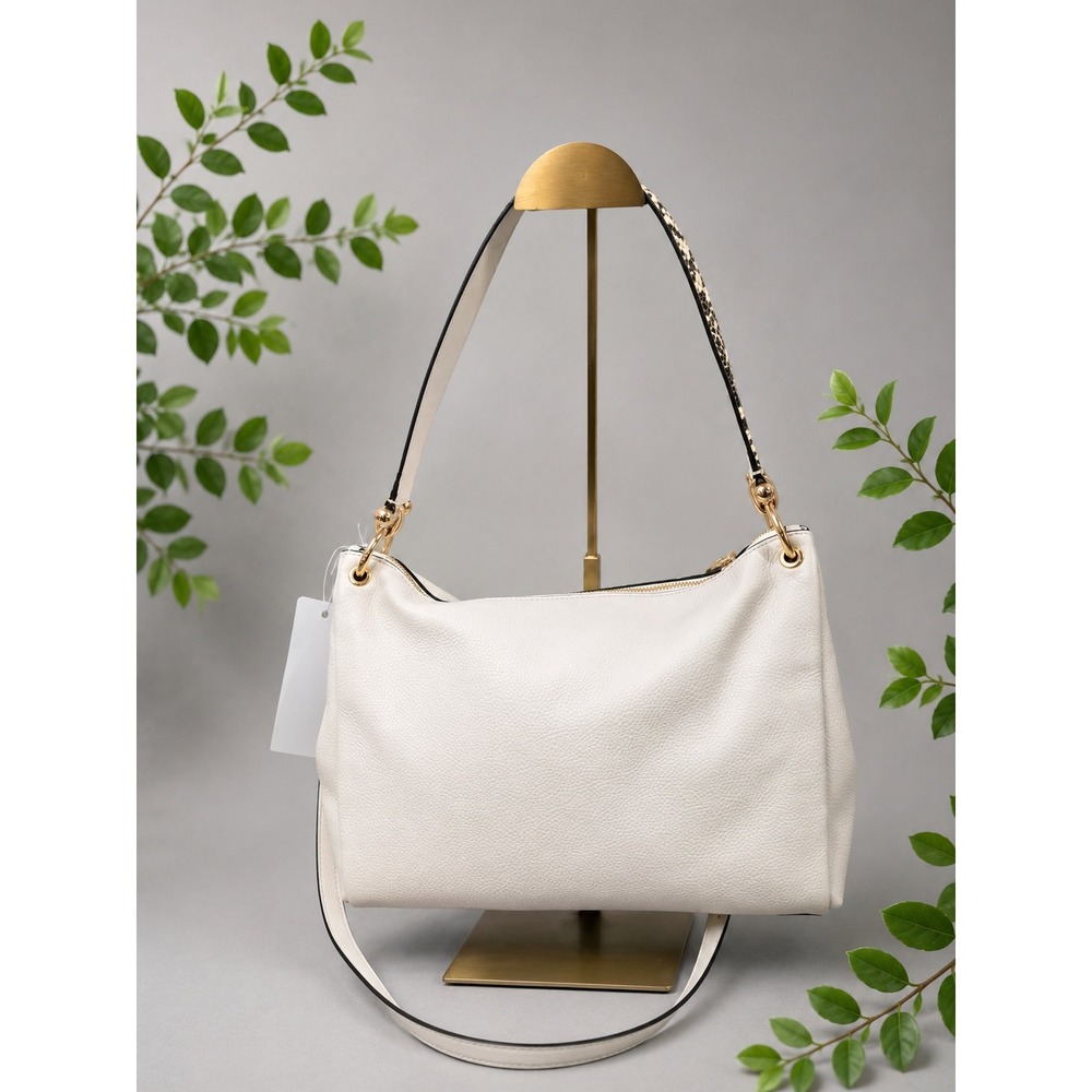 C208 Coach Mia crossbody - Picture 2 of 8